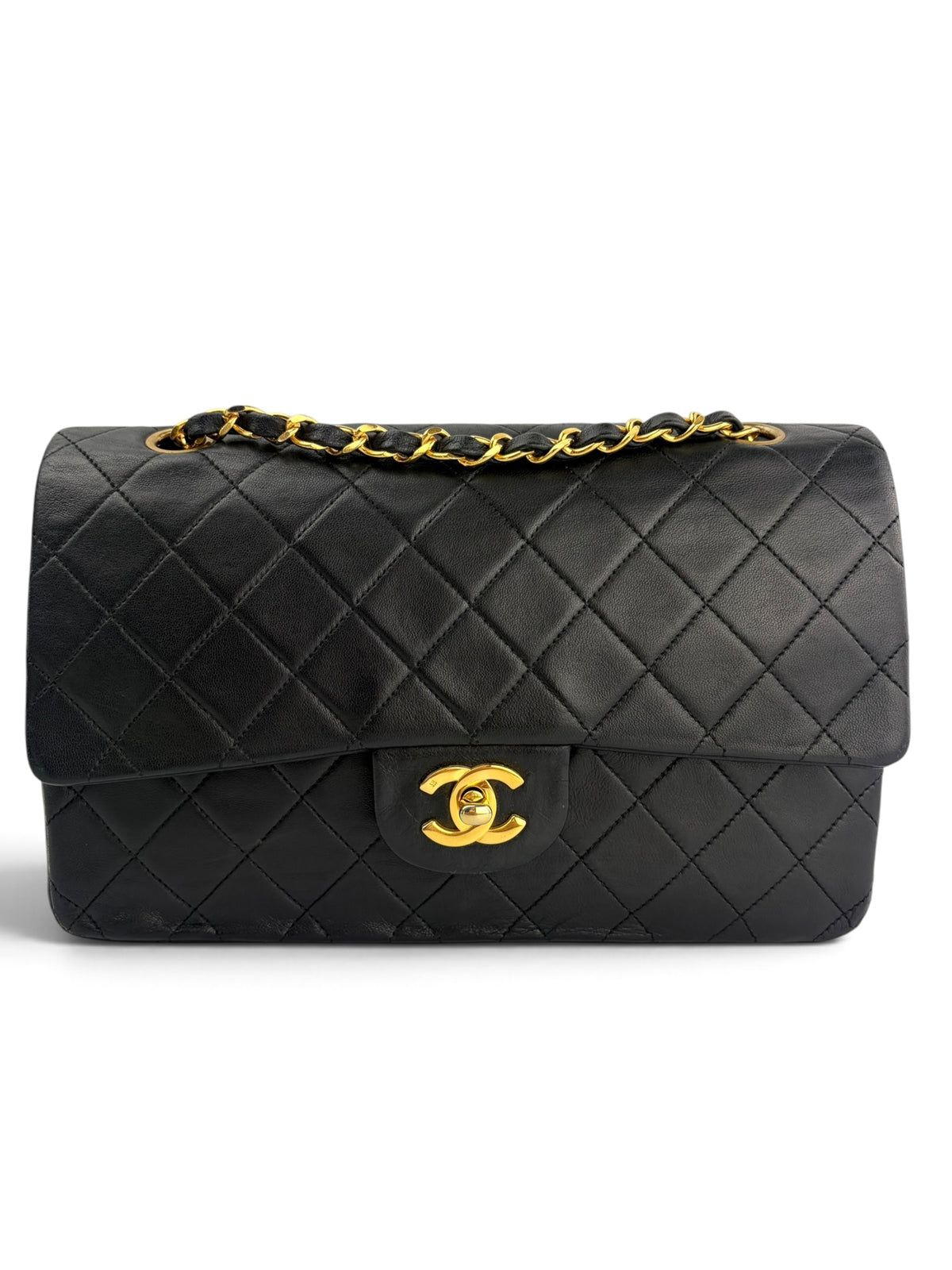 chanel-vintage-classic-medium-double-flap-0