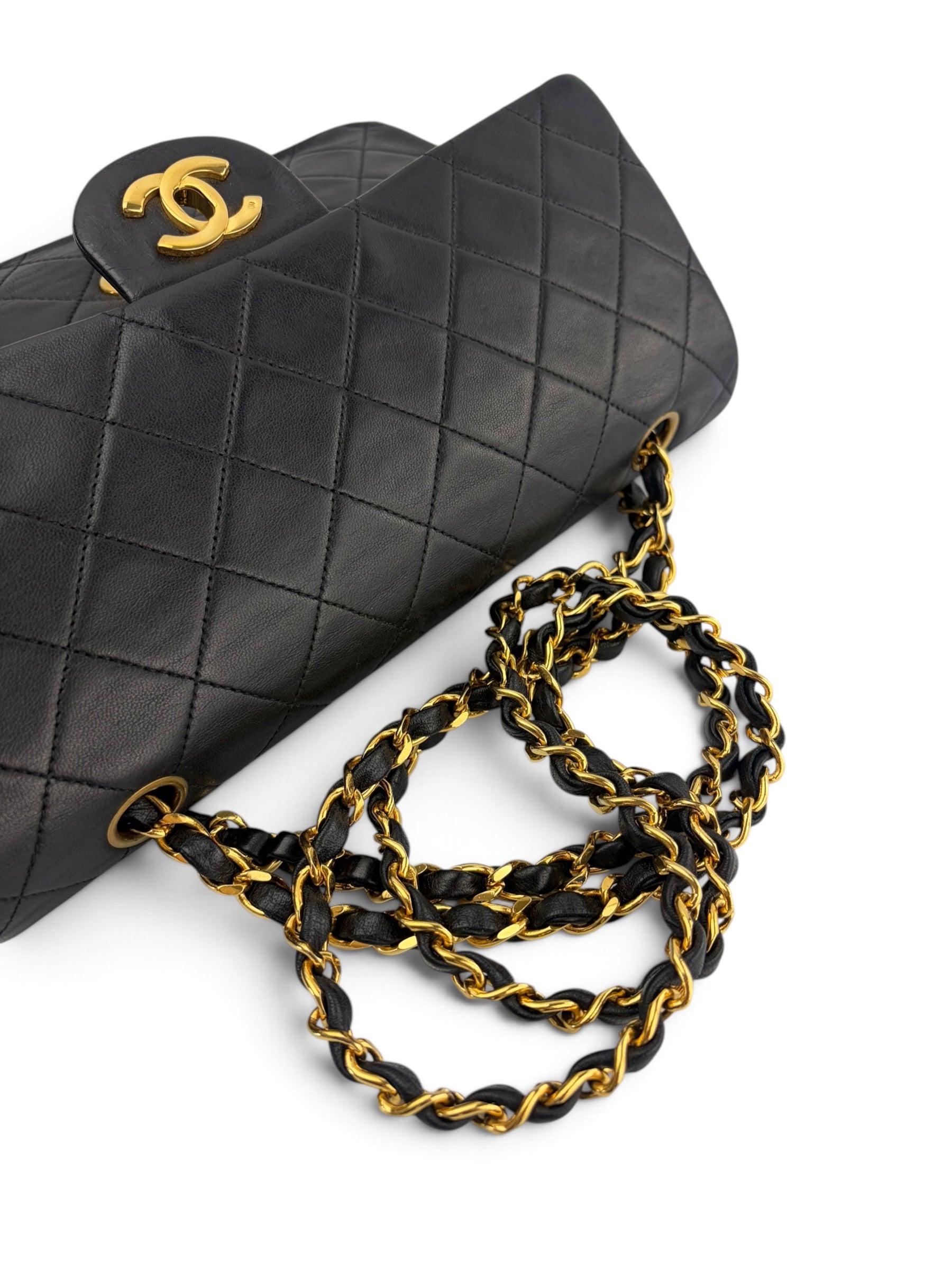 chanel-vintage-classic-medium-double-flap-5