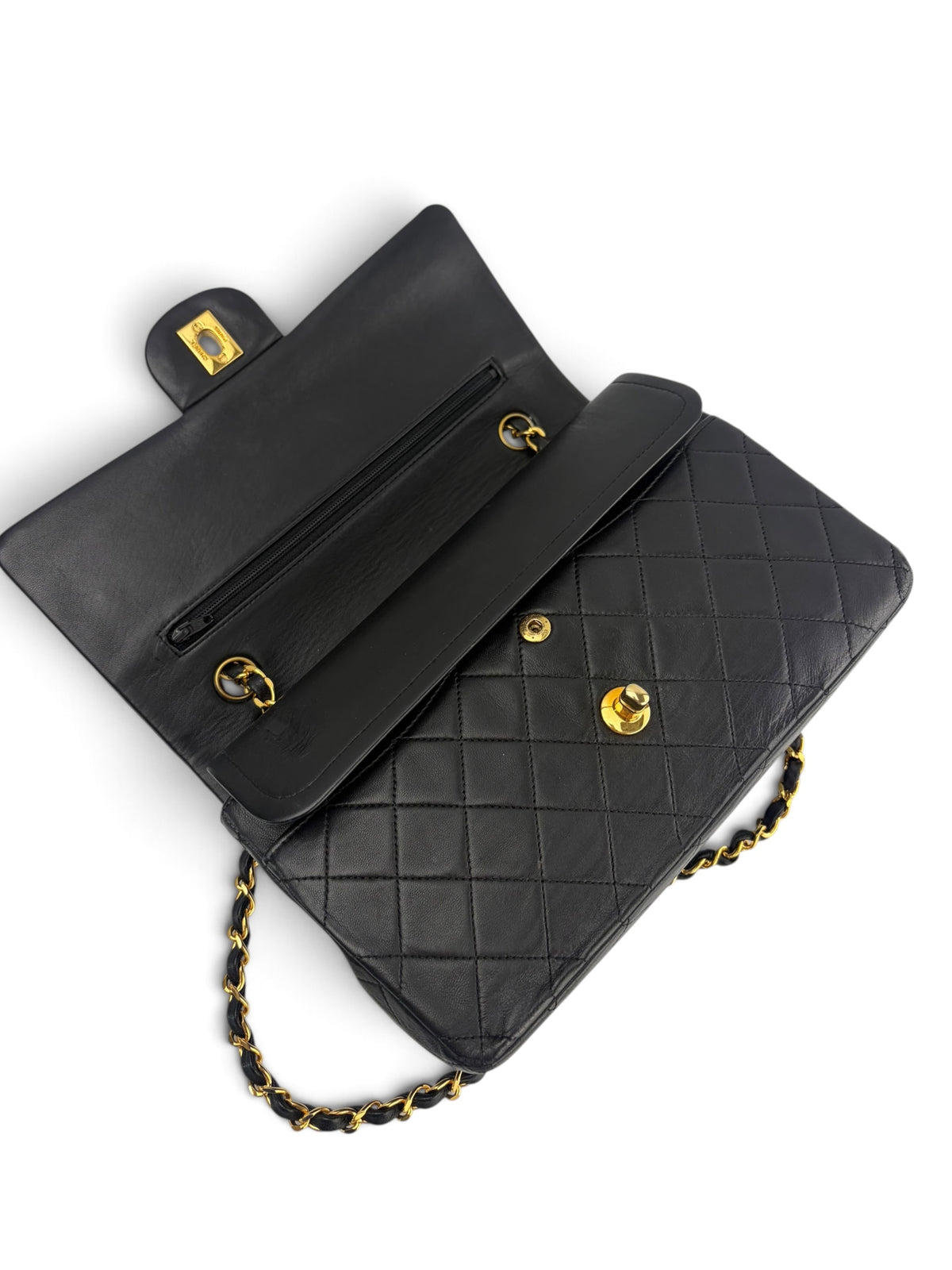 chanel-vintage-classic-medium-double-flap-9