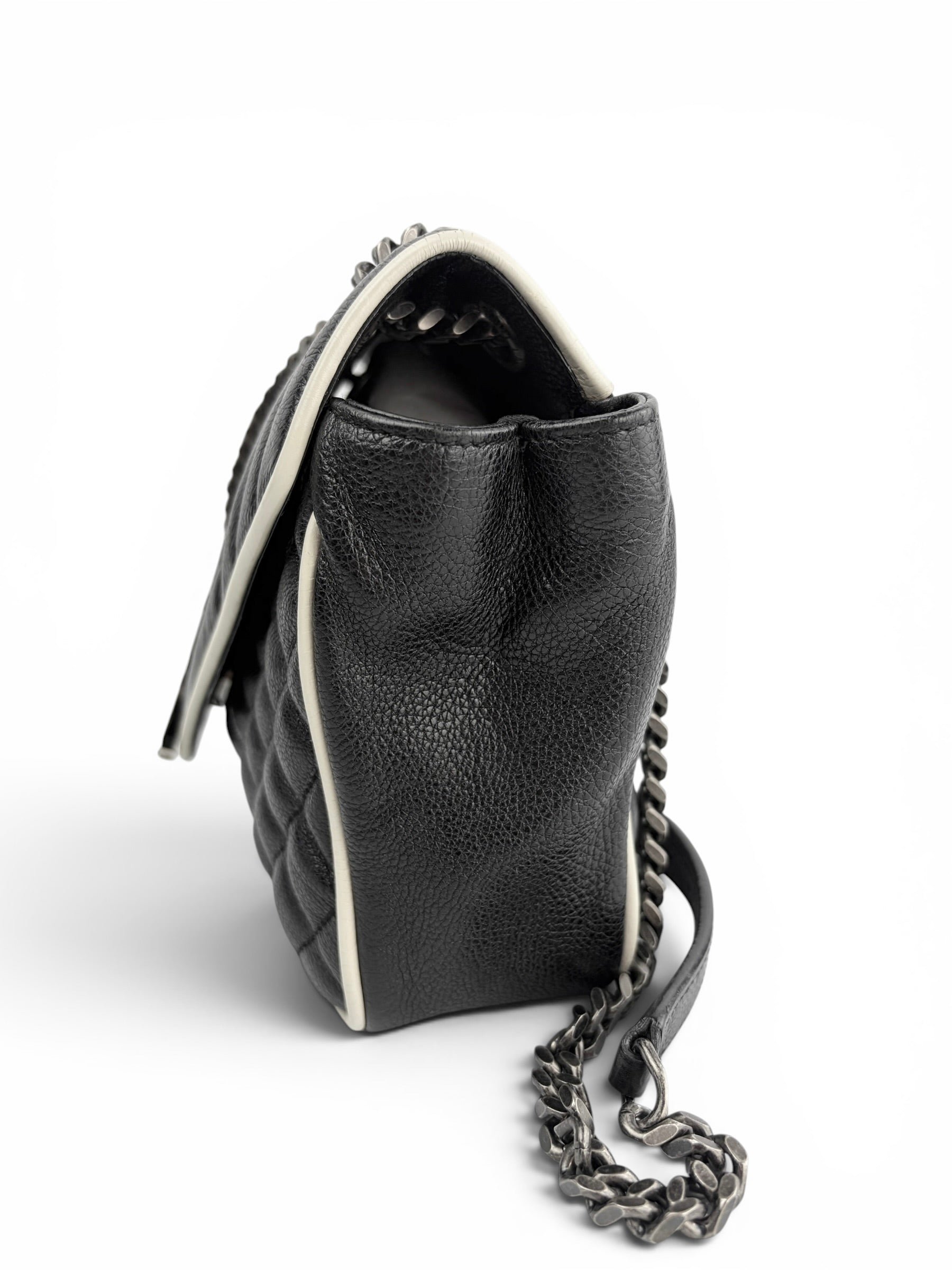 saint-laurent-medium-monogram-triquilt-envelope-flap--3