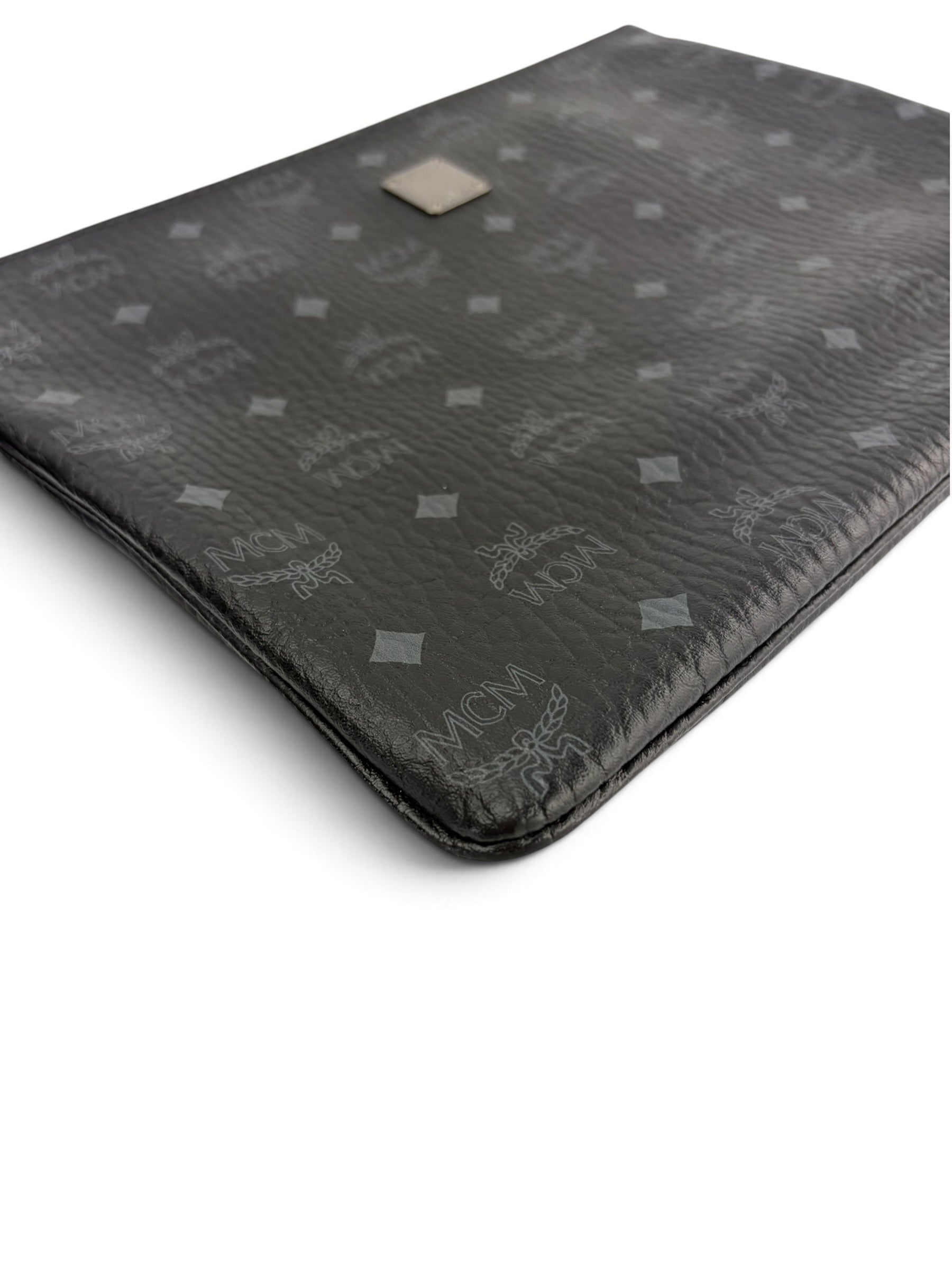 mcm-black-visetos-zip-pouch-wristlet-4
