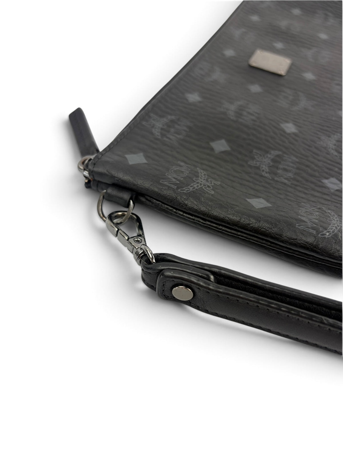mcm-black-visetos-zip-pouch-wristlet-2