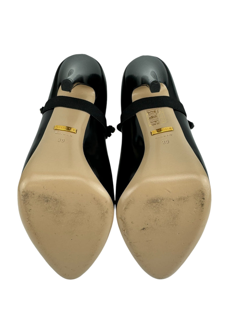 Gucci Black Leather Elaisa Pump w/ Bumble Bee Applique