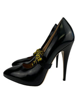 Gucci Black Leather Elaisa Pump w/ Bumble Bee Applique