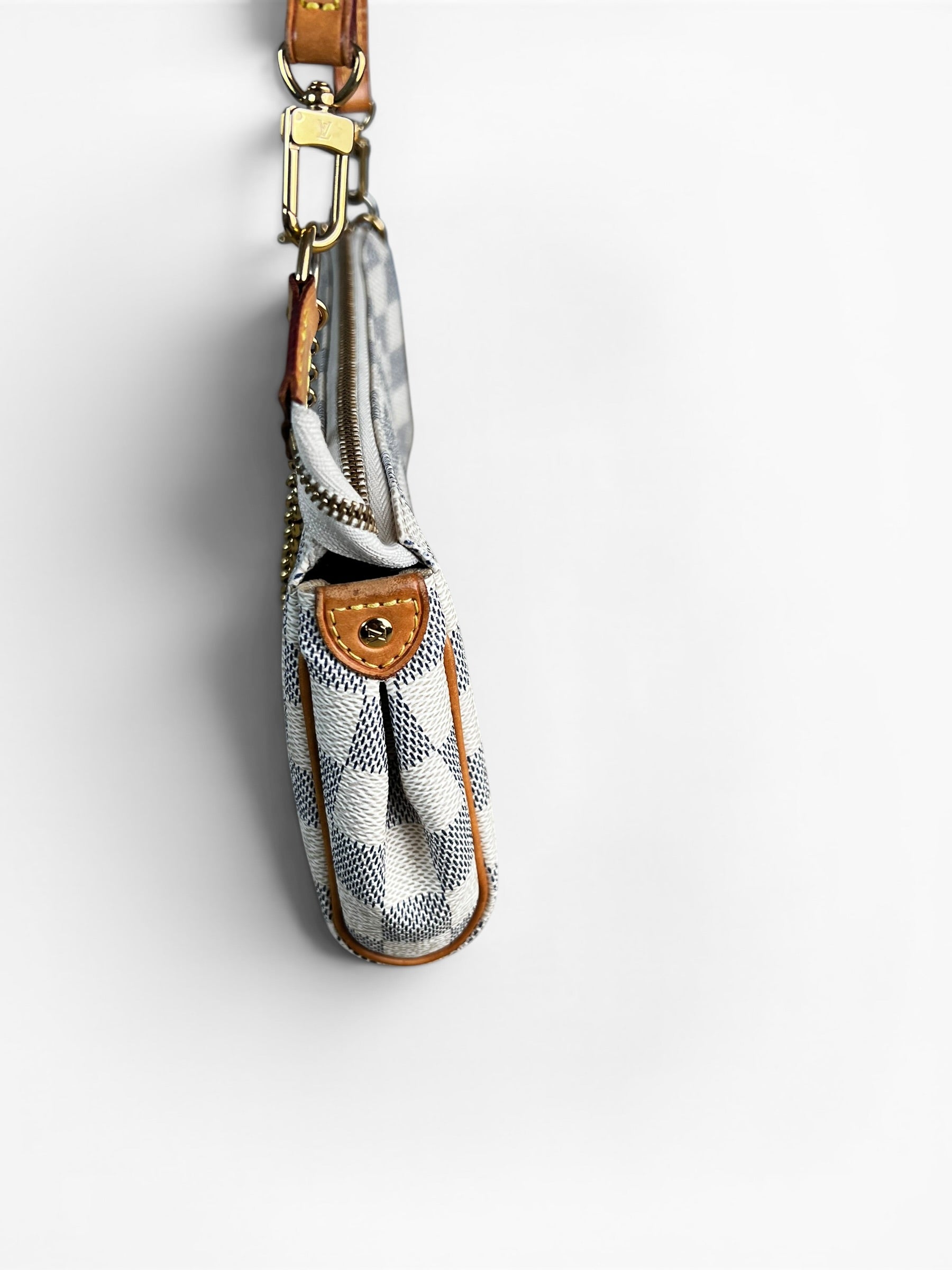 Louis Vuitton Damier Azur Eva Pochette